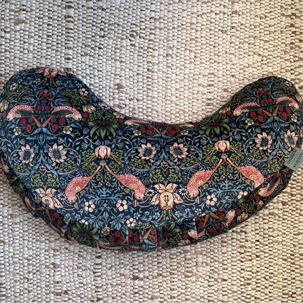 DockATot’s nursing pillow. La Maman Wedge - Strawberry Thief